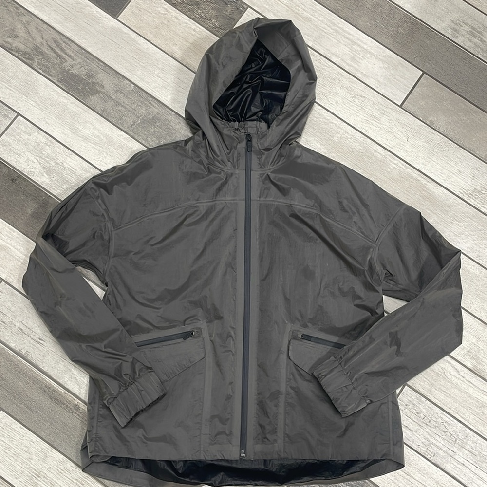 Lululemon rain jacket coat size 8